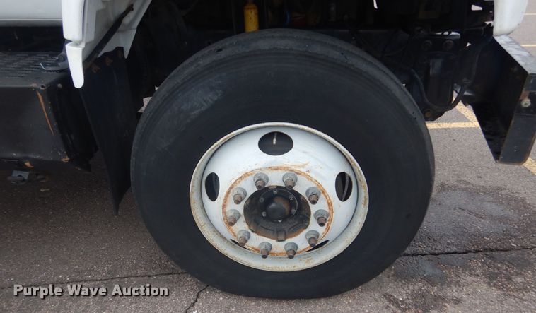 image for item KT9002 2002 GMC C7500  forestry bucket truck