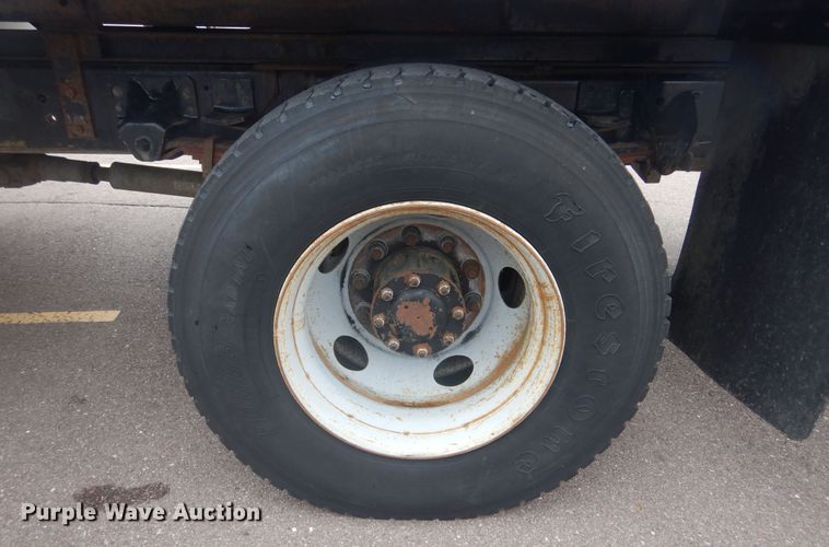 image for item KT9002 2002 GMC C7500  forestry bucket truck