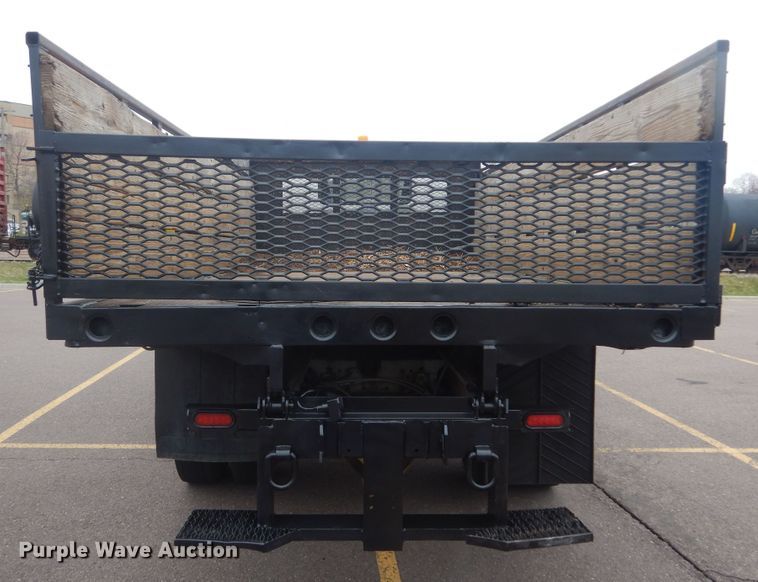 image for item KT9004 2007 GMC T7500  dump flatbed truck
