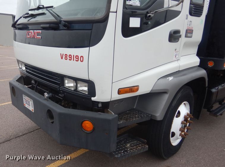 image for item KT9004 2007 GMC T7500  dump flatbed truck