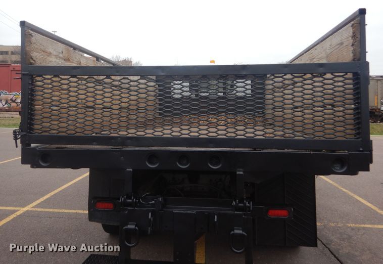 image for item KT9004 2007 GMC T7500  dump flatbed truck