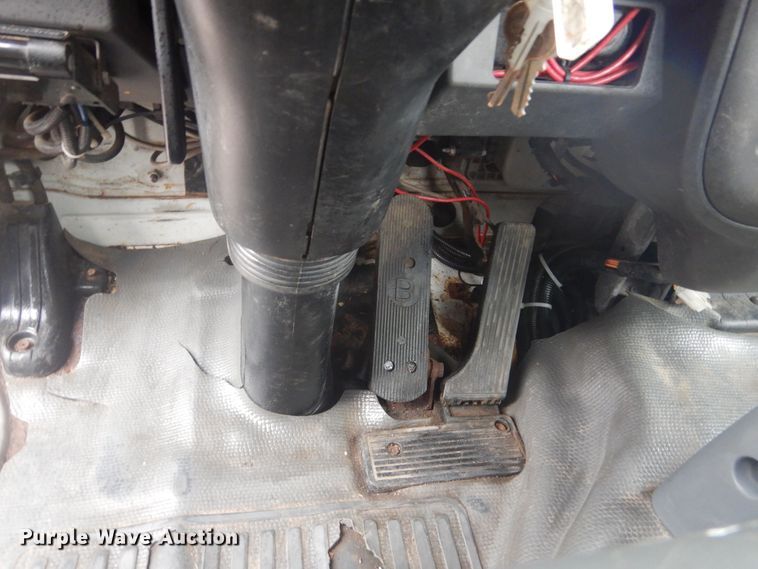 image for item KT9004 2007 GMC T7500  dump flatbed truck