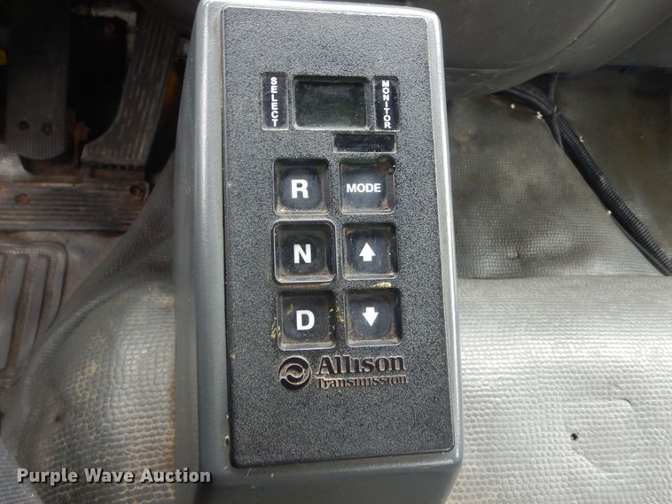 image for item KT9004 2007 GMC T7500  dump flatbed truck