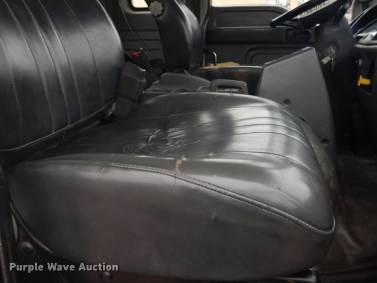 image for item KT9004 2007 GMC T7500  dump flatbed truck