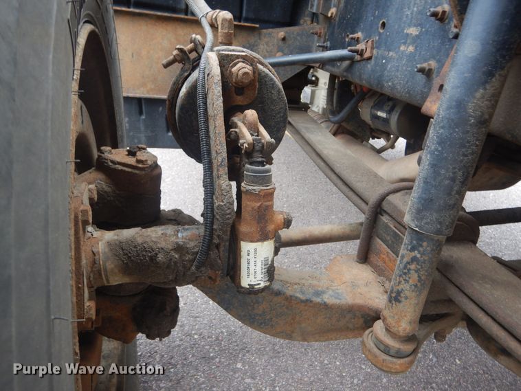 image for item KT9004 2007 GMC T7500  dump flatbed truck