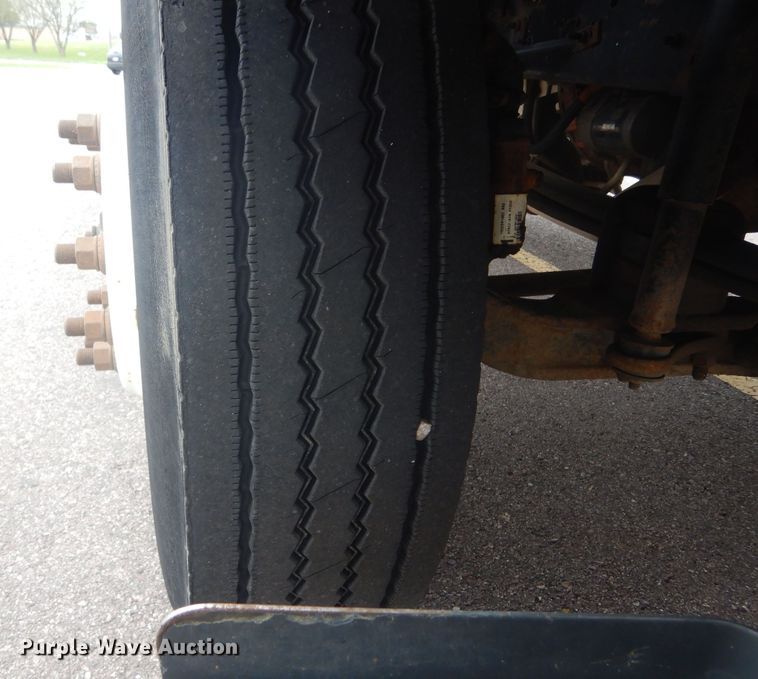 image for item KT9004 2007 GMC T7500  dump flatbed truck