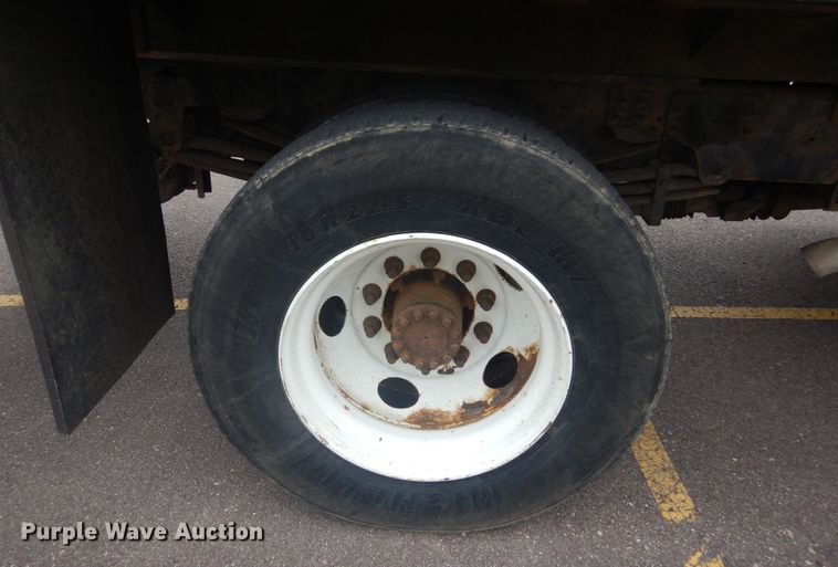 image for item KT9004 2007 GMC T7500  dump flatbed truck