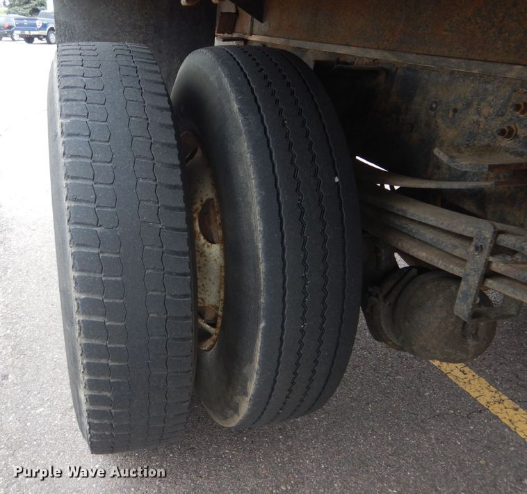 image for item KT9004 2007 GMC T7500  dump flatbed truck