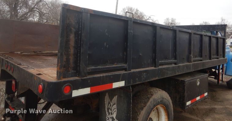 image for item KT9009 1996 Ford F700  dump flatbed truck