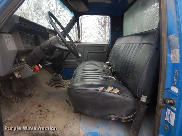 image for item KT9009 1996 Ford F700  dump flatbed truck