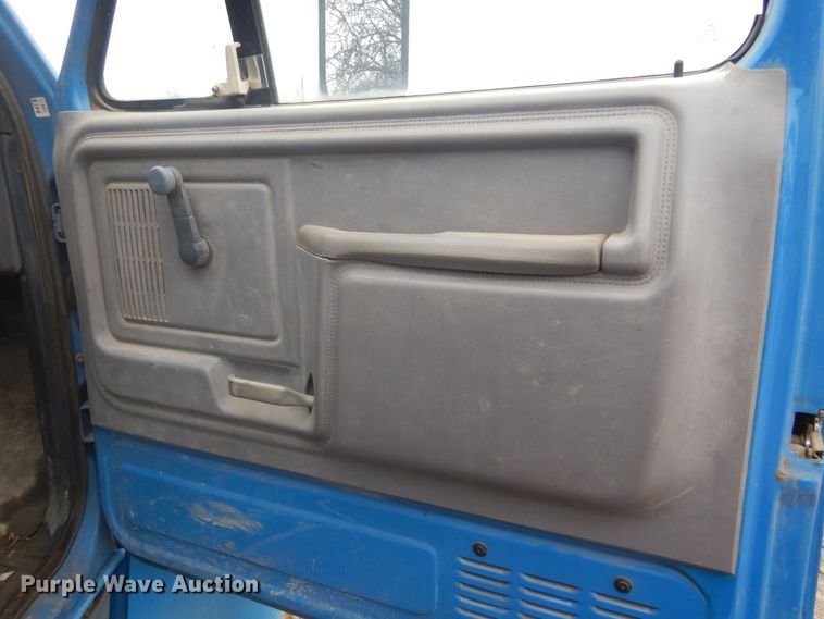 image for item KT9009 1996 Ford F700  dump flatbed truck