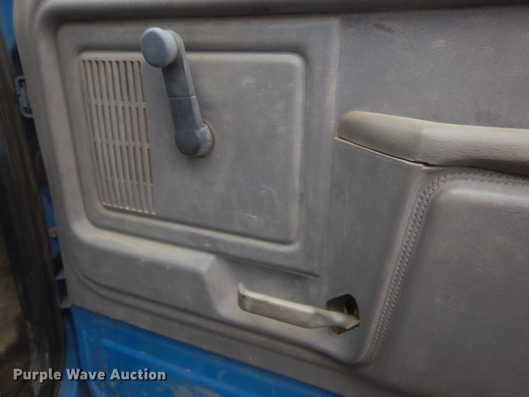 image for item KT9009 1996 Ford F700  dump flatbed truck