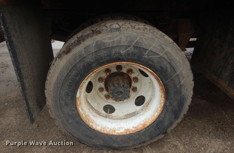 image for item KT9009 1996 Ford F700  dump flatbed truck