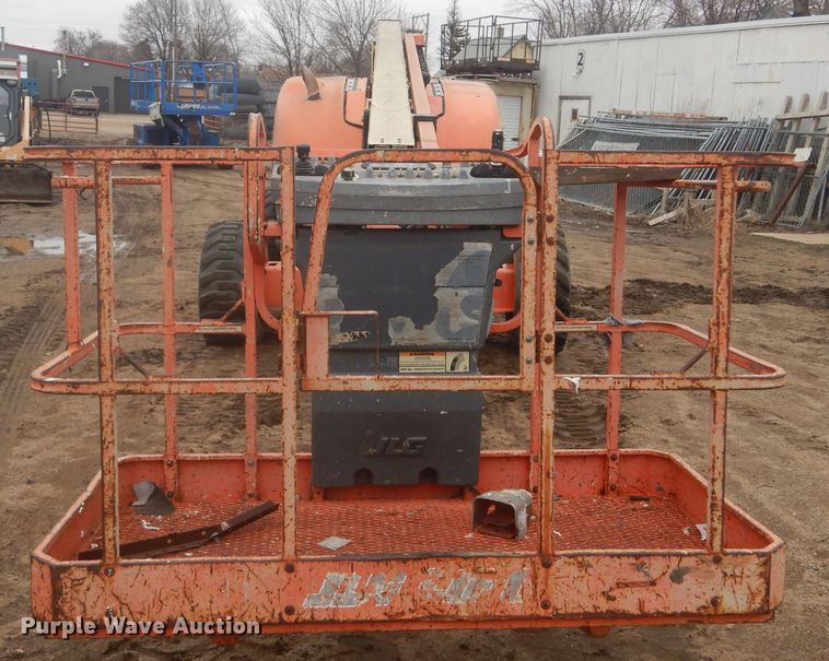 image for item KT9010 1998 JLG 600A  boom lift