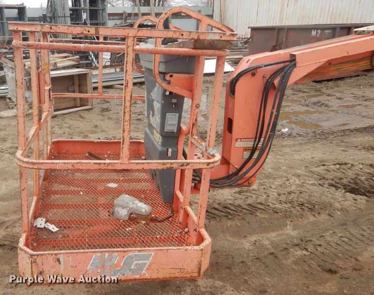 image for item KT9010 1998 JLG 600A  boom lift