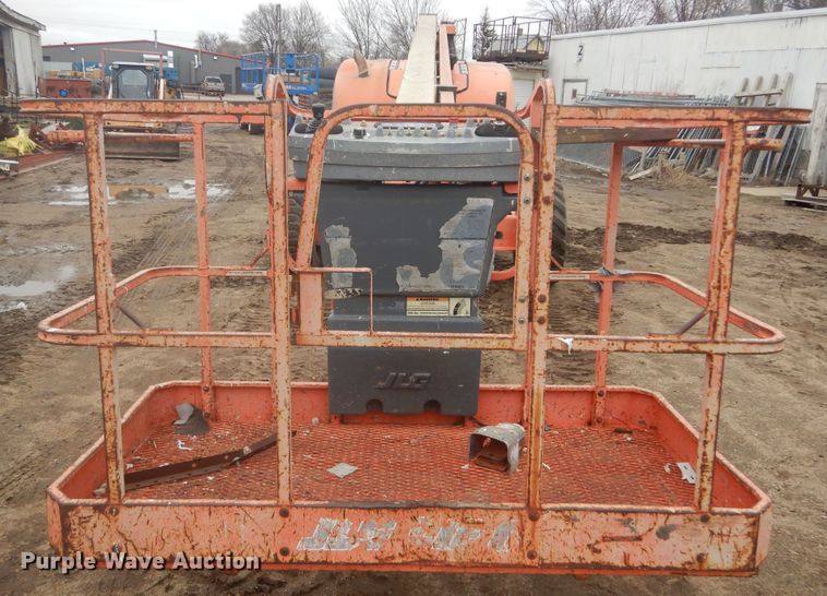 image for item KT9010 1998 JLG 600A  boom lift