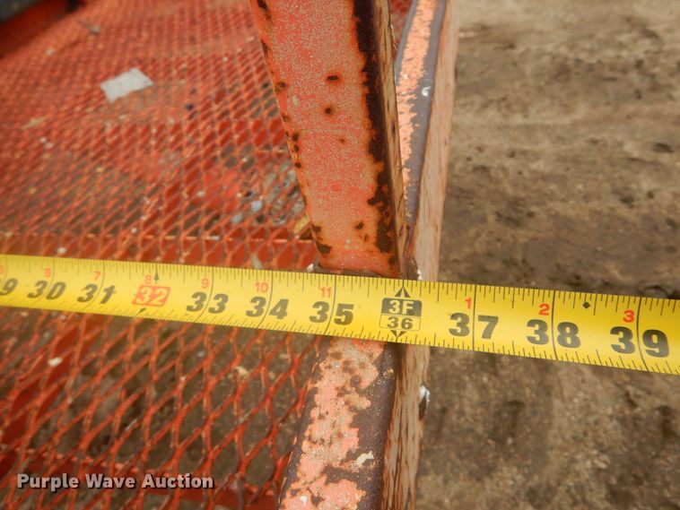 image for item KT9010 1998 JLG 600A  boom lift