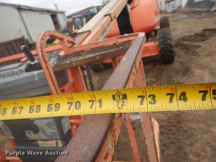 image for item KT9010 1998 JLG 600A  boom lift