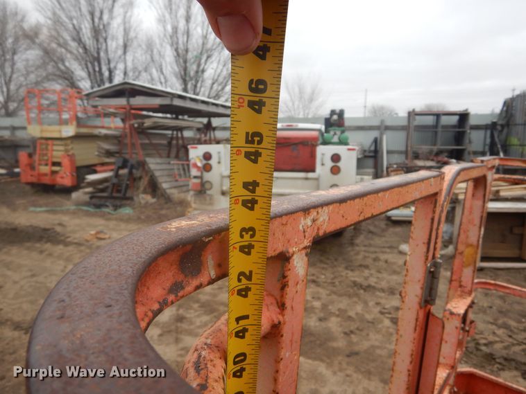 image for item KT9010 1998 JLG 600A  boom lift