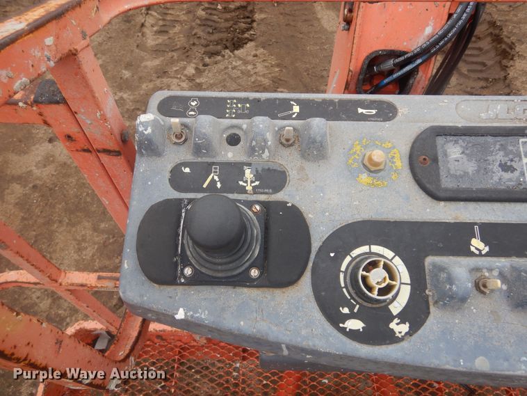 image for item KT9010 1998 JLG 600A  boom lift