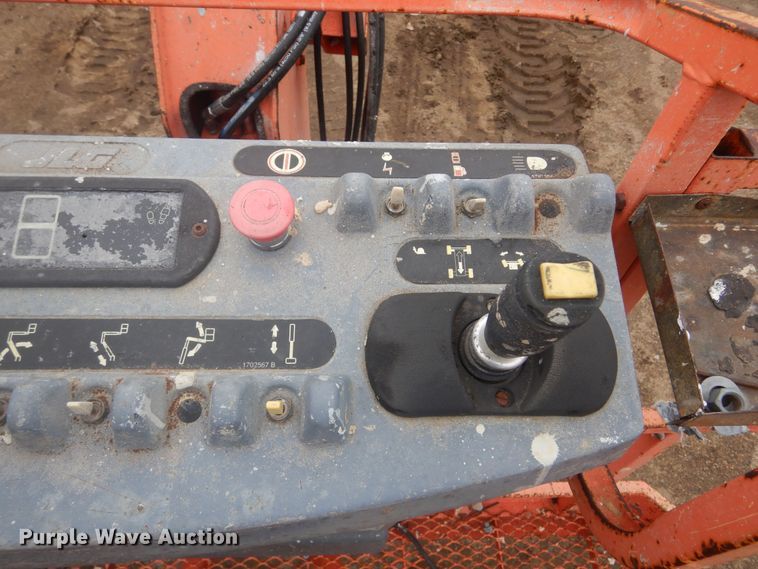 image for item KT9010 1998 JLG 600A  boom lift