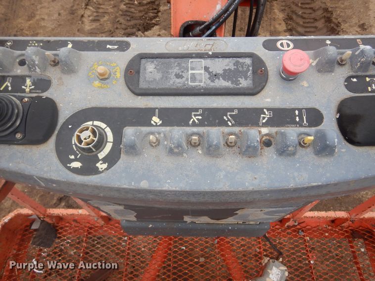 image for item KT9010 1998 JLG 600A  boom lift