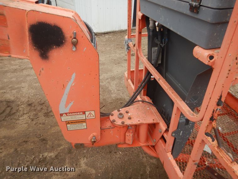 image for item KT9010 1998 JLG 600A  boom lift