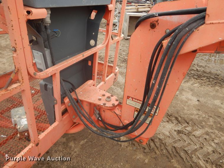 image for item KT9010 1998 JLG 600A  boom lift