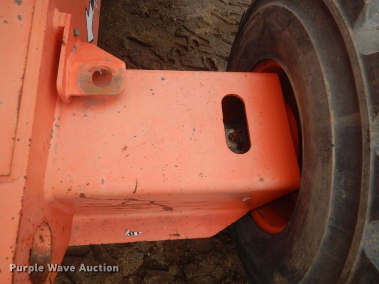 image for item KT9010 1998 JLG 600A  boom lift