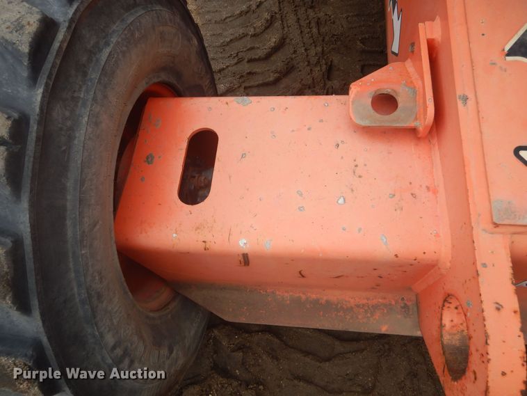 image for item KT9010 1998 JLG 600A  boom lift