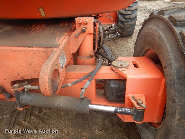 image for item KT9010 1998 JLG 600A  boom lift