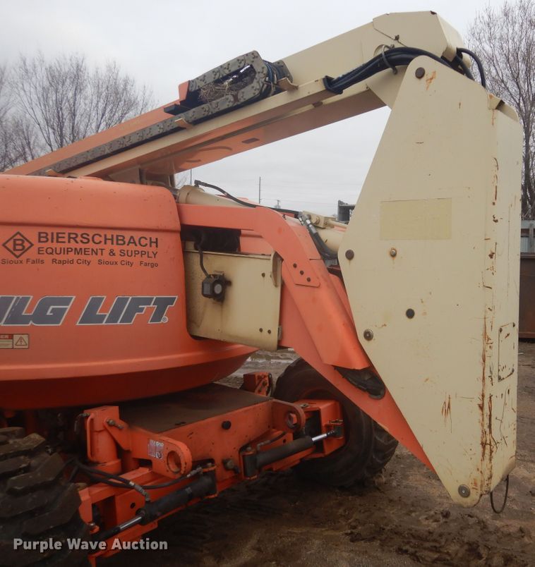 image for item KT9010 1998 JLG 600A  boom lift