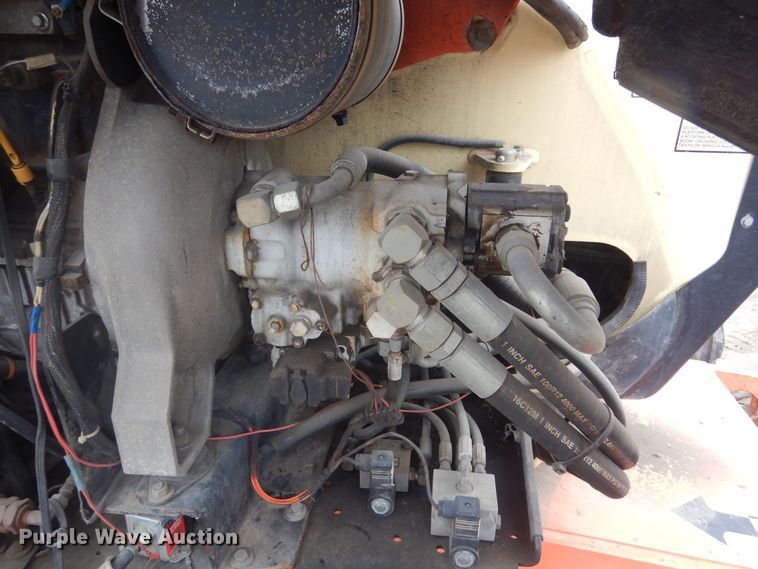 image for item KT9010 1998 JLG 600A  boom lift