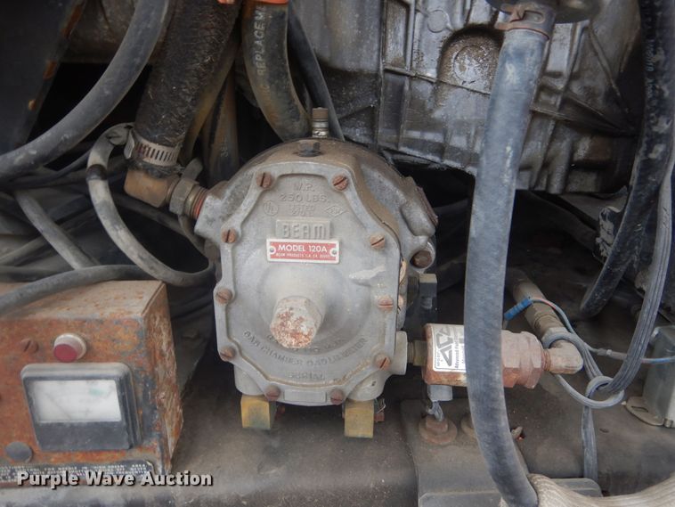 image for item KT9010 1998 JLG 600A  boom lift