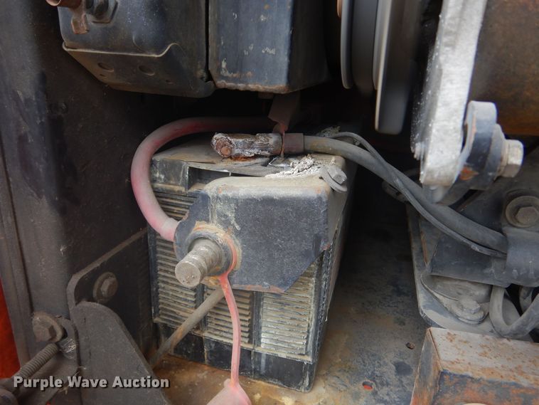 image for item KT9010 1998 JLG 600A  boom lift