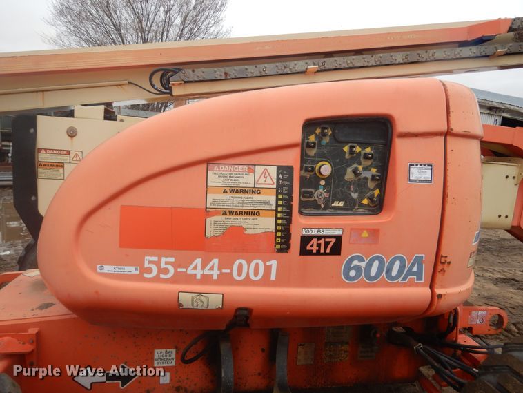 image for item KT9010 1998 JLG 600A  boom lift
