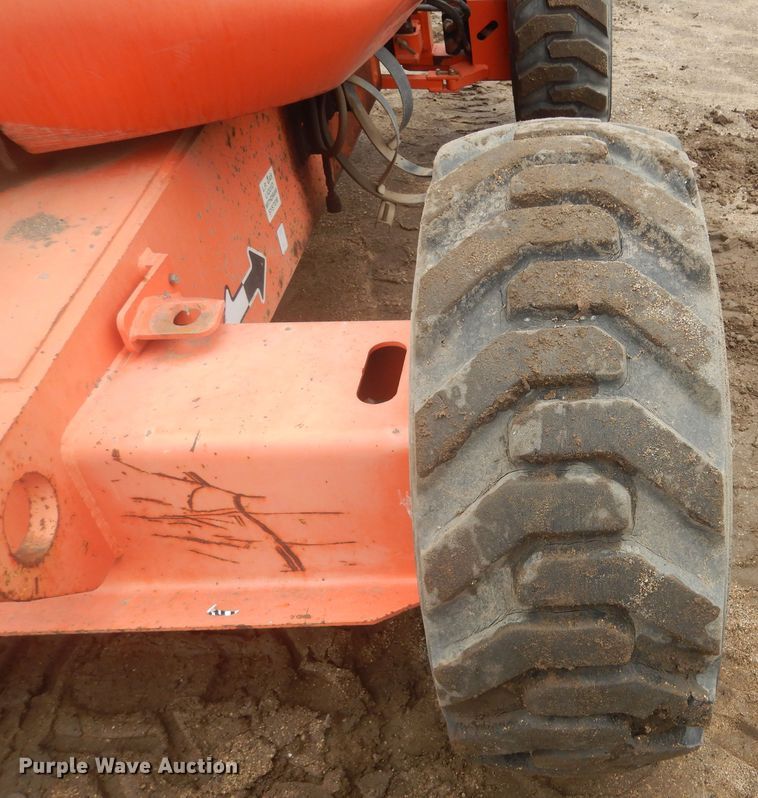 image for item KT9010 1998 JLG 600A  boom lift