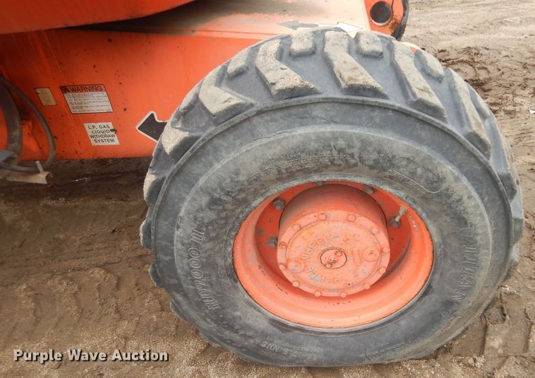 image for item KT9010 1998 JLG 600A  boom lift