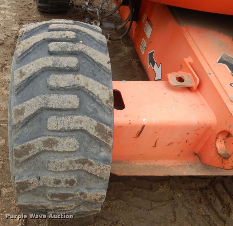 image for item KT9010 1998 JLG 600A  boom lift