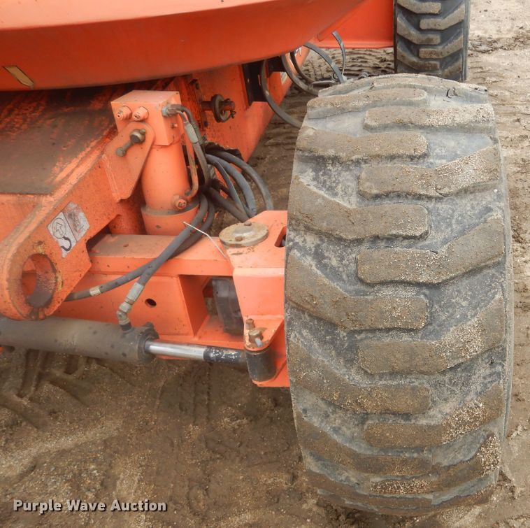 image for item KT9010 1998 JLG 600A  boom lift