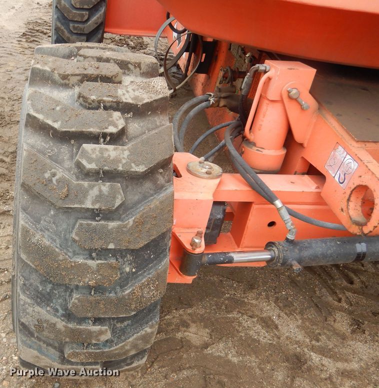 image for item KT9010 1998 JLG 600A  boom lift