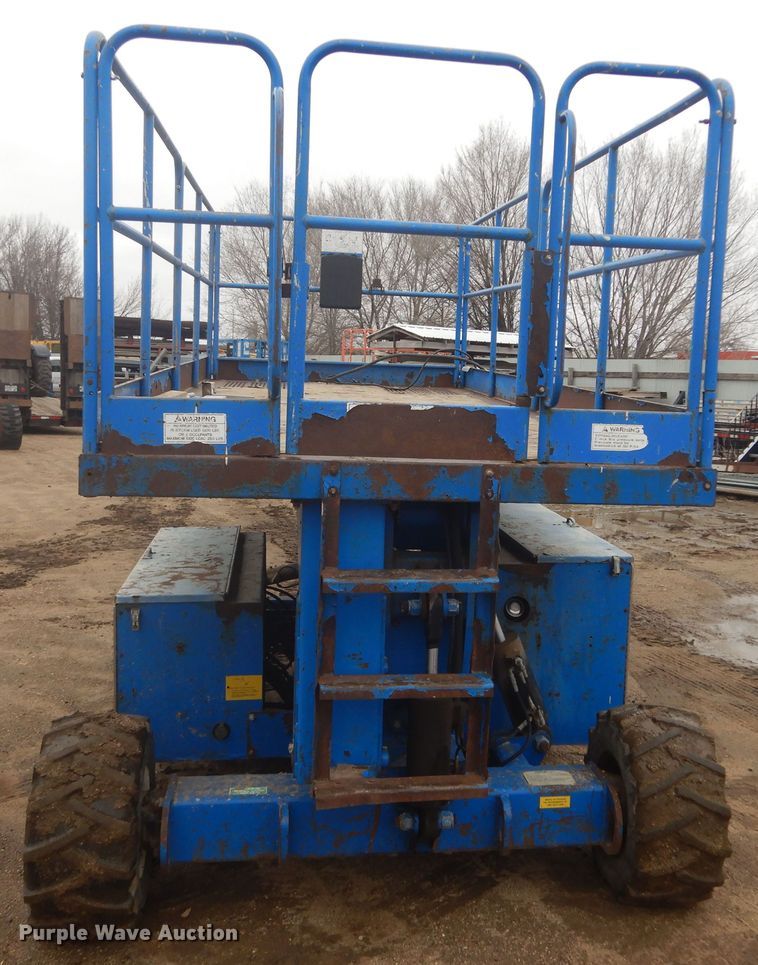 image for item KT9012 2002 Up Right SL30  scissor lift