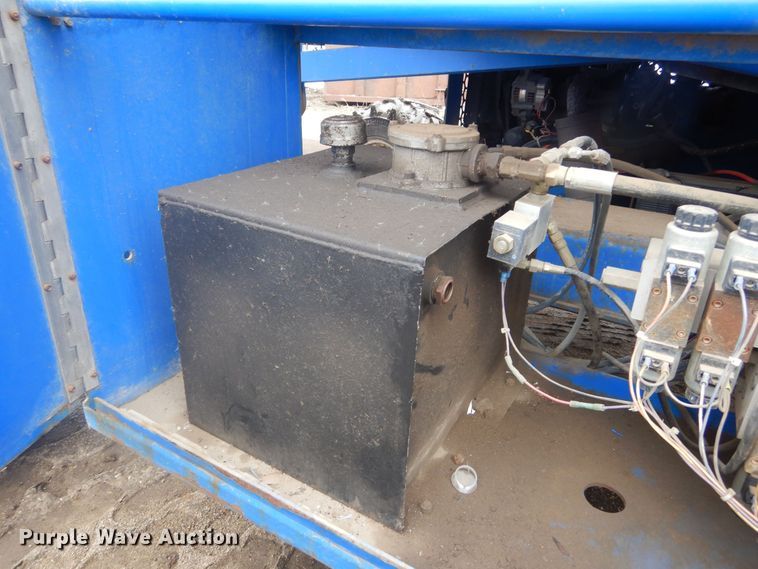 image for item KT9012 2002 Up Right SL30  scissor lift