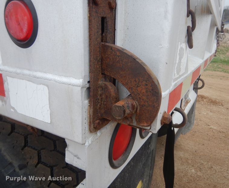 image for item KT9015 1993 Cornhusker  end dump pup trailer