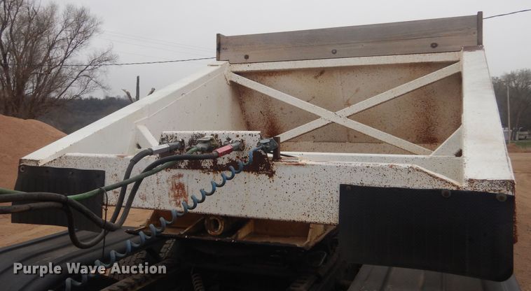 image for item KT9016 1984 Clement  bottom dump trailer