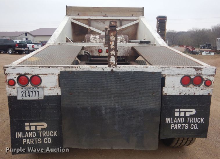image for item KT9016 1984 Clement  bottom dump trailer