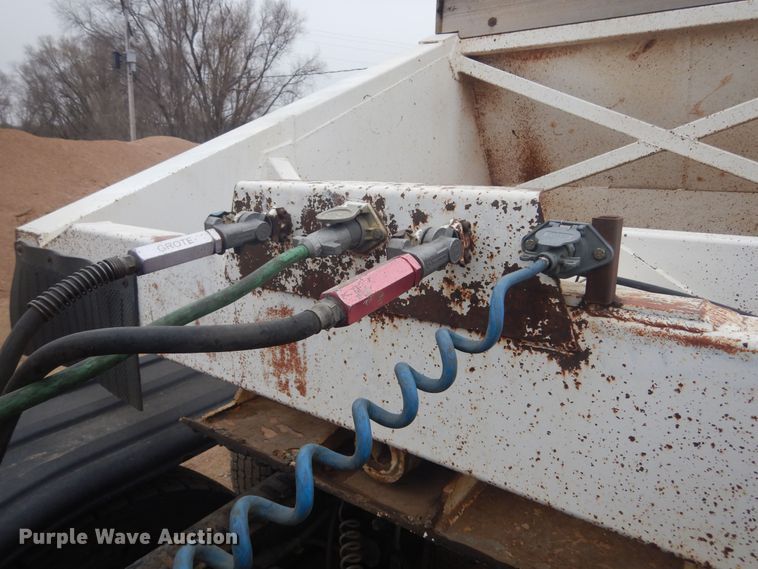 image for item KT9016 1984 Clement  bottom dump trailer