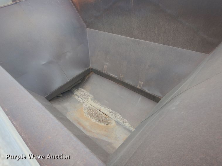 image for item KT9016 1984 Clement  bottom dump trailer