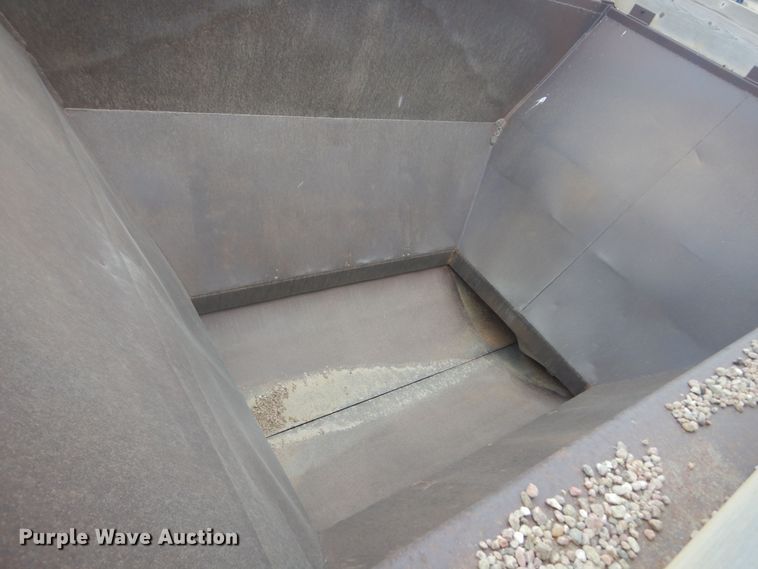 image for item KT9016 1984 Clement  bottom dump trailer