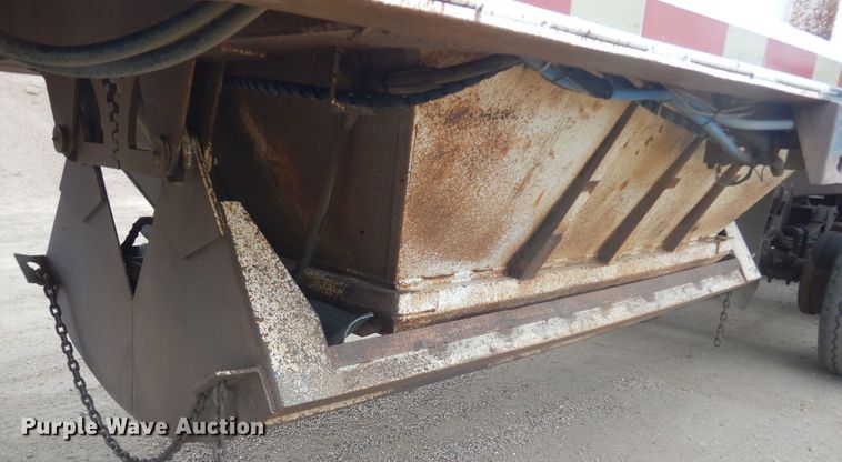 image for item KT9016 1984 Clement  bottom dump trailer